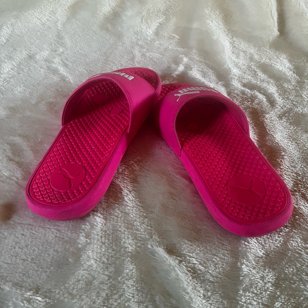 Puma slides Sz 7 - Picture 2 of 7